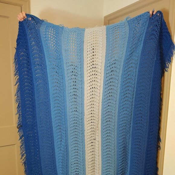 Vintage Knit Crochet Blanket Afghan Throw Fringe Granny Boho Ombre Blue 1970's - Picture 5 of 7